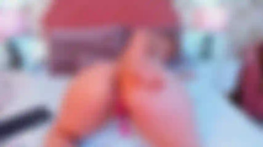 Mein heißer und nasser arsch ist im doggystyle geöffnet und bereit, von dir geleckt zu werden, bis er noch nasser wird. Dann kannst du ihn mit deinem harten schwanz ficken und meinen arsch peitschen, während du in mich eindringst.