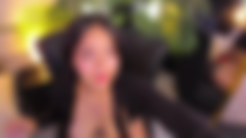 Tittenspiele auf dem stuhl.