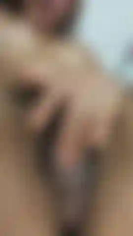 Finger in meiner saftigen muschi.