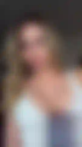 Ich fühlte mich heute in diesem licht so schön. Ich habe ein besonderes video nur für dich aufgenommen, um die stimmung zu teilen. Möchtest du es sehen? 🫣.
