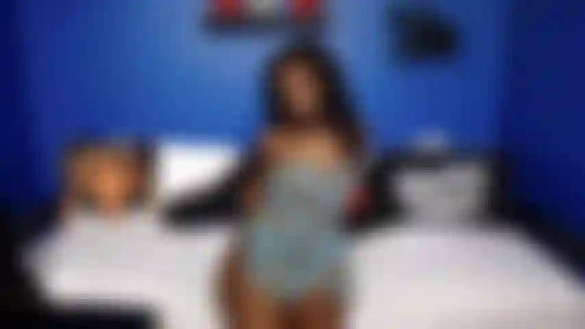 Striptease aus gepardenkleid.