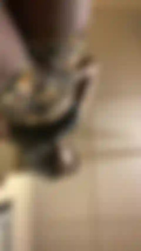 Zur bestrafung hocke ich mich auf dein gesicht 2.