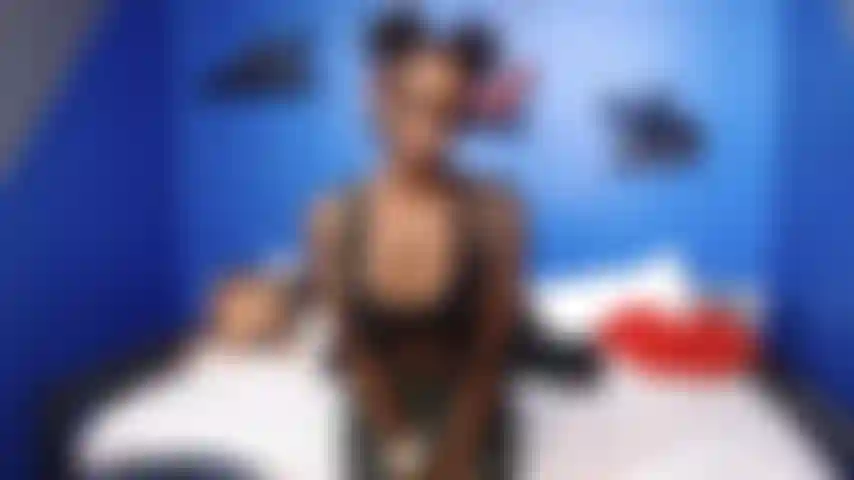 Schulmädchen striptease.