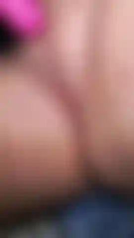 Eine enge muschi lässt sich nur mit großer anstrengung penetrieren.