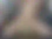 Die auf goldenen luftballons bumst und spritzt.