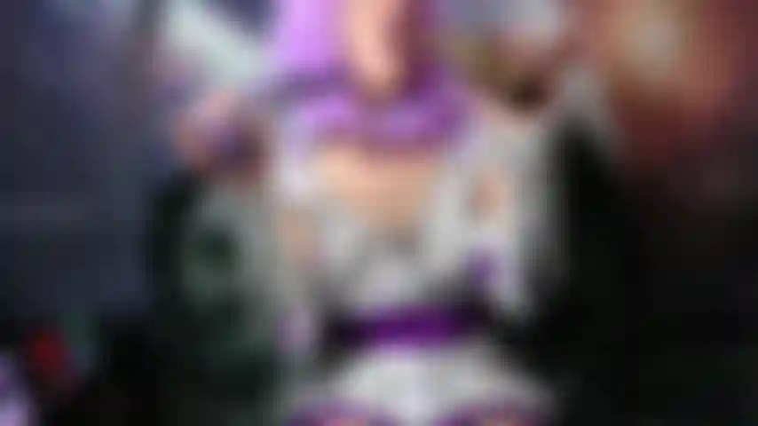 Ein space-babe-tentakel-invasion-duo.