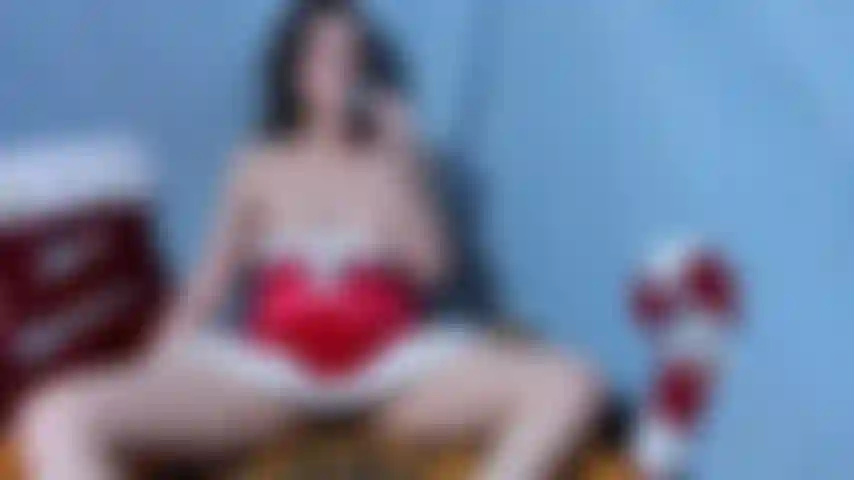 Santa ali wird doppelt gestopft – kleiner grüner buttplug und zuckerstangen-glasdildo in der muschi. Missionarin und spaß im doggystyle!