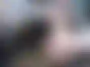 Analsex in netzstrümpfen mit vibrator, der es von hinten nimmt und ein paar andere sexy stellungen, darunter „girl on top“ und „missionar“.