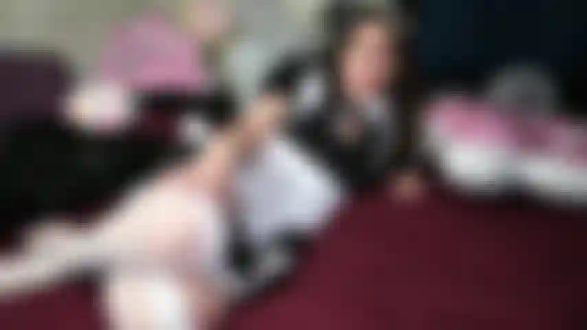 Kitty-dienstmädchen, doppelpenetration für den meister.