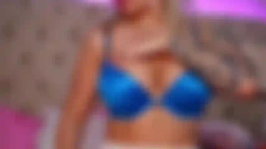 Die auf federnden brüsten reitet.