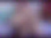 Du willst es so sehr, ungezogener junge; meine glänzenden schwarzen heels und weißen beine versklaven dich in einen mächtigen zauber. Wenn du mir zeigst, wie gut du darin bist, mich anzubeten, wirst du dieses mal vielleicht deine belohnung erreichen.