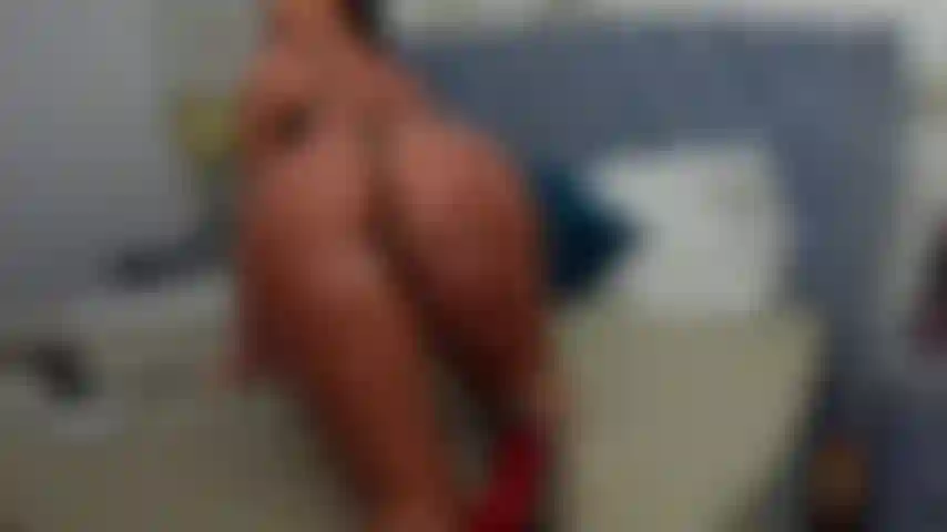 Sauge und reite auf einem 20 cm großen bbc.