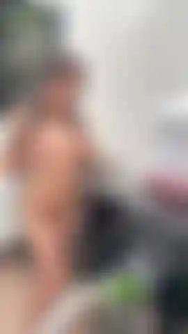 OIL IN MY BODY IN MY CLEANING ROOM