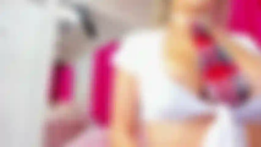 Ein freches schulmädchen.