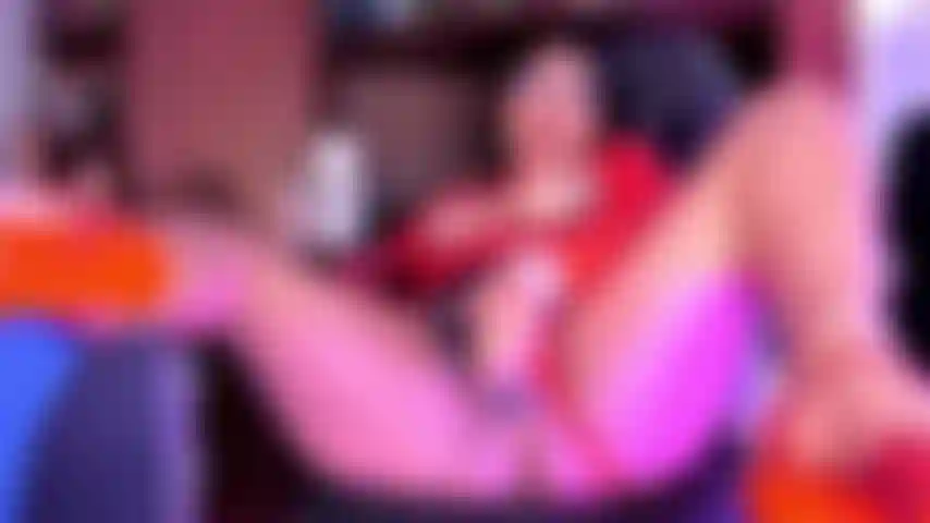 Meine domina-muschi vibriert innen und außen.