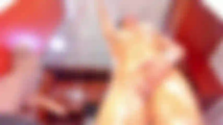 Öl auf meinem ganzen reifen körper.