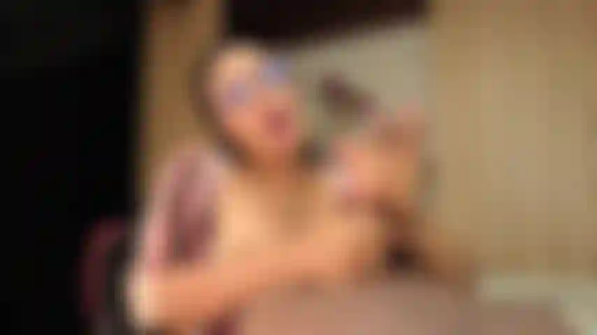 Fantastic blowjob in the office