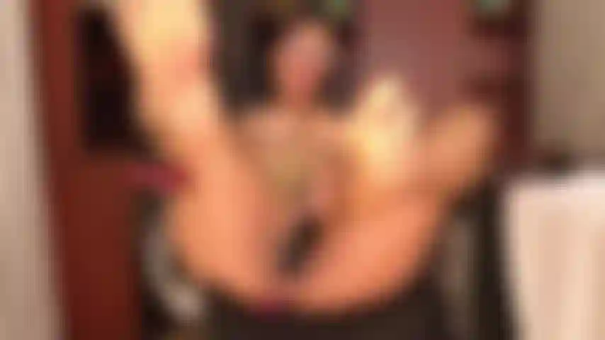 Domi makes my mature pussy tremble