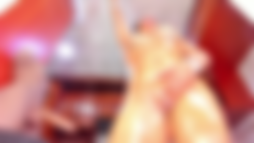 Öl auf meinem ganzen reifen körper.