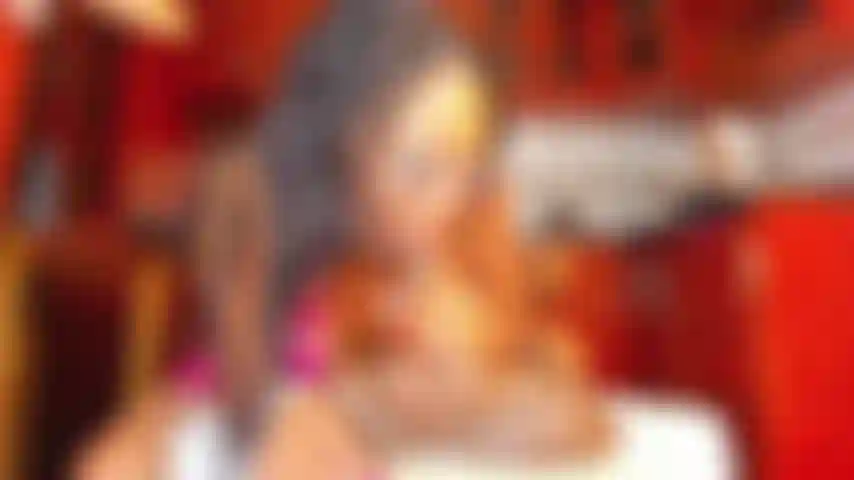 . Nimm meinen oberkörper in der küche tief in den mund.