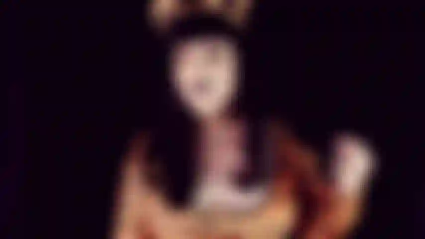 In einen ruinierten orgasmus verwickelt wurde – ein lustiges rollenspiel mit einer halloween-party, kleinen titten, handjob, necken und verleugnen und einem ruinierten orgasmus.