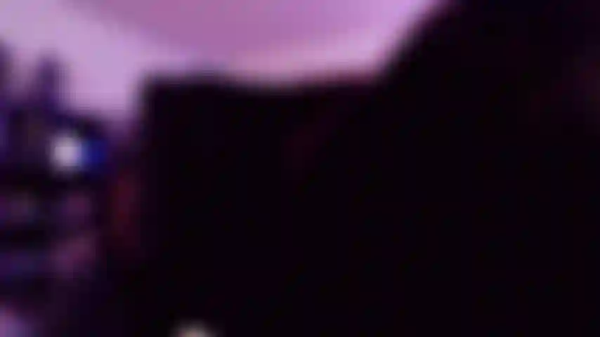 Brüste in deinem kopf – bist du bereit, dir meine hübschen rosa brustwarzen genauer anzusehen? In diesem video verbringen wir unsere ganze zeit damit. Meine verlockenden augen üben eine solche macht auf dich aus.