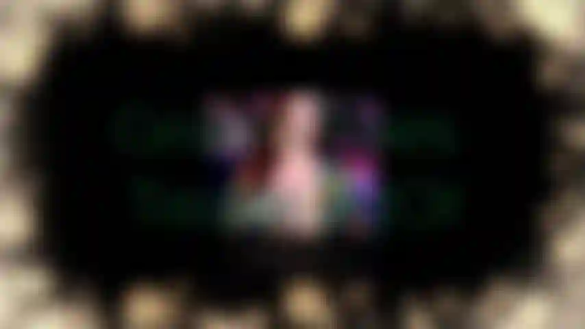 Grüne zehen necken und joi – ich fühle mich tropisch. Ich trage ein sehr tief ausgeschnittenes grünes kleid, das perfekt zu meinen grünen zehennägeln passt. Wenn sie ein fan von wilden nagellacken sind, ist dies ein muss für ihre sammlung. In diesem clip gibt es brüste und eine muschi!