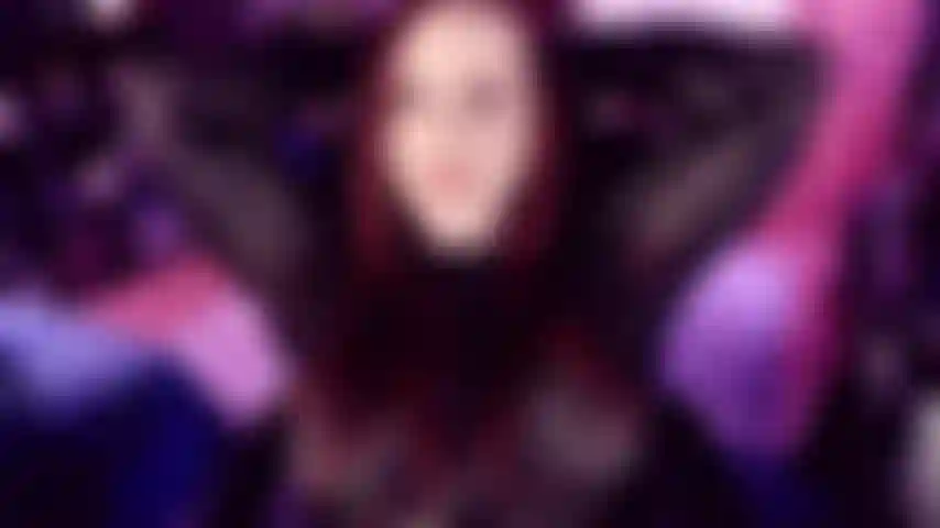 Sukkubus-stiefmutter 3 – eine sukkubus hat deine sehnsucht nach dem mann gehört, den du dir am meisten wünschst, aber nicht haben kannst, und versucht, deine wünsche ebenso zu erfüllen wie ihre eigenen. Du wolltest schon immer, dass deine sexy stiefmutter dich verführt und dir einen bläst, und das tut sie auch. Aber um welchen preis?