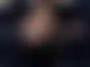 Nylonstrümpfe und high heels als spiel - genieße es, zuzusehen und zu hören, wie echte nylons unter meinem rock rascheln, während ich dich mit meinen high heels necke, die von meinen zehenspitzen baumeln.