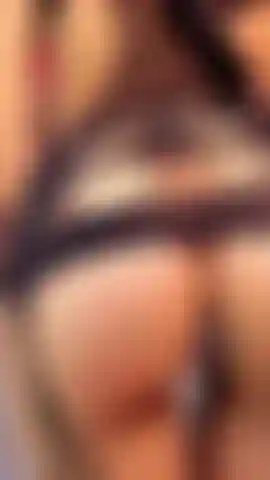 I show you my cute plug in my tight ass 😉
