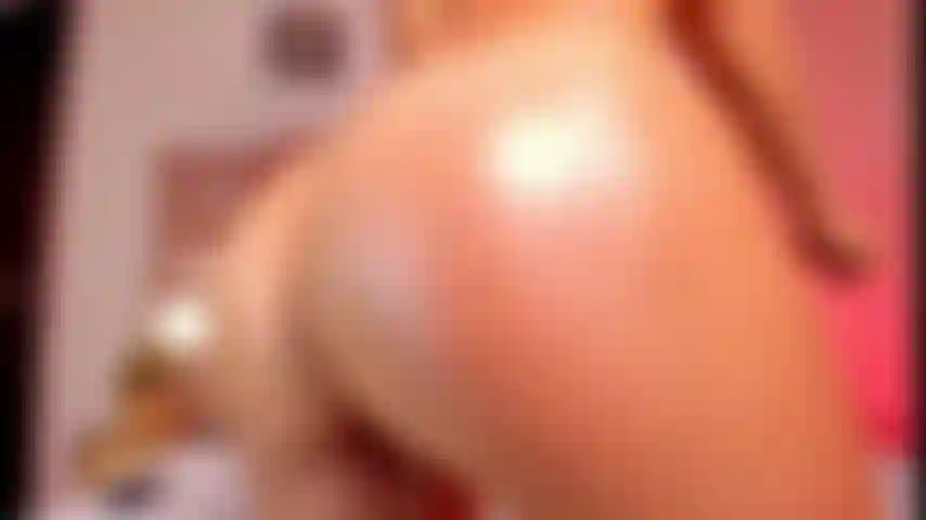 I ride my plastic boyfriend with my oiled ass...