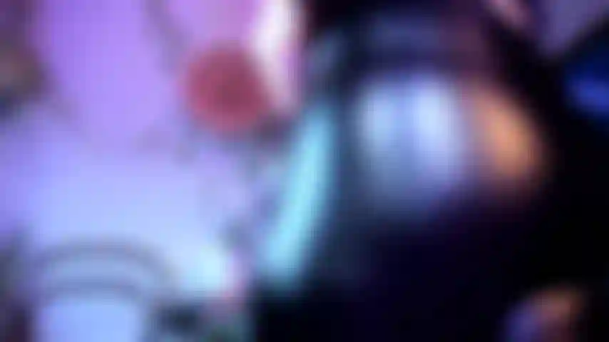 Lederarsch verehrt nylonhöschen mit vollem rücken.