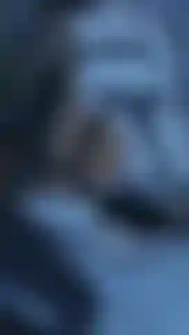 Ich wache mitten in der nacht heiß auf; ich muss meine muschi ficken.