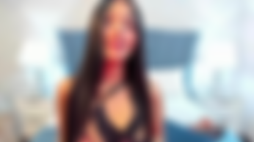 Eine sehr heiße und freche latina, die ihre eier zum explodieren bringen wird.