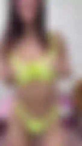 Mit meinen titten zu spielen und tittenfick zu bekommen macht mich zu geil, aber dich zu reiten ist mein lieblingsteil dieses videos, ich war so geil und feucht.