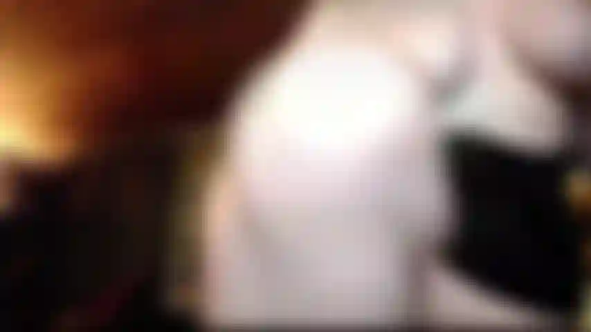 Spin win-- gebeugt über dildo und stehdildo.