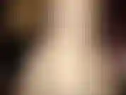 Dunkler schwarzer dildo, seitenfick.