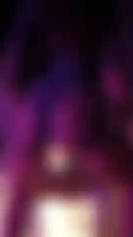 Habe knie wie megan :p wippender hintern.