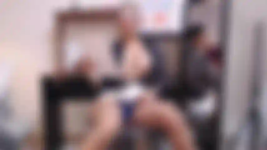 Deine freche sekretärin fickt dich hart.