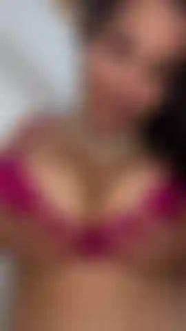 Ich verschlinge und missbrauche meine brüste.