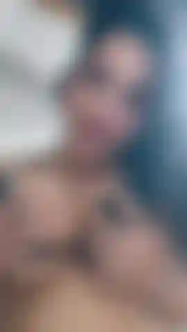 Spiel mit meinen brüsten.