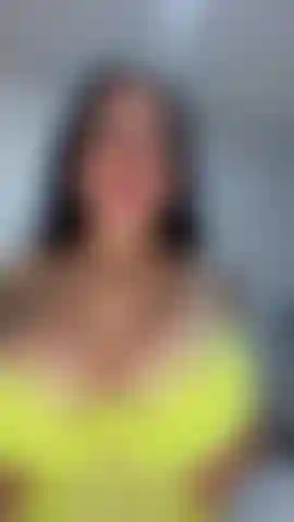 Ein spiel mit riesigen brüsten.