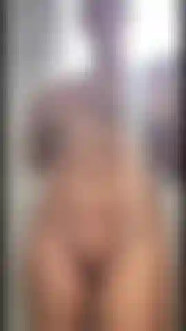 Dusche mit mir! Nackte junge dame.