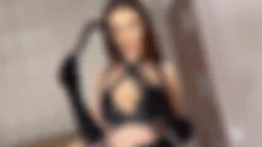 Die ihrem körper und ihrer haltung dient.