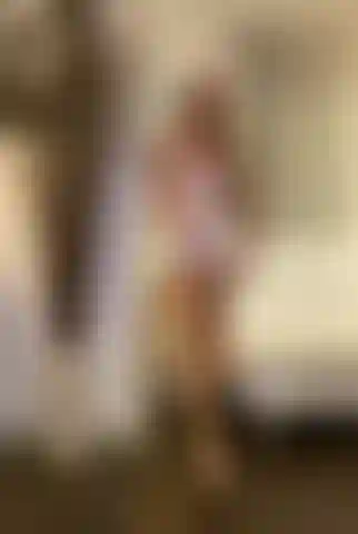 Pornostar anita dark als sexy krankenschwester - dirty talk & spielzeugfick.