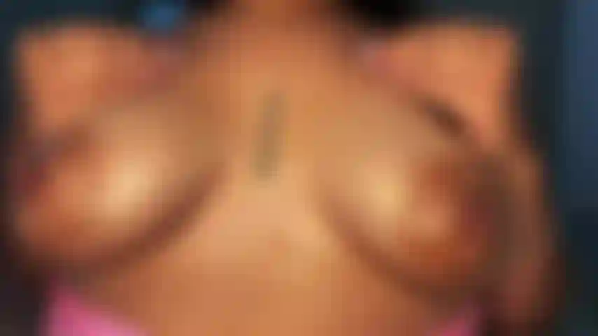 Eine brustmassage endet in einem tittenjob mit asmr.