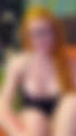 Das sexting mit einem fan brachte mich dazu, nach meinem dildo zu greifen, um erleichterung zu finden... Ich hatte eine heiße sexting-session und musste wirklich kommen. Eine schnelle kleine nachmittagsentladung mit meinem dicken dildo und <span translate='no'>Lovense</span> vibrator.