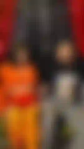 Velma saugt, reitet und wird von shaggy gefüllt... Nach der heißen gegenseitigen spielsitzung mit fred geht velma dazu über, shaggys schwanz zu saugen und ihn im hinteren teil der mystery machine zu reiten, während sie ihren magic wand benutzt.