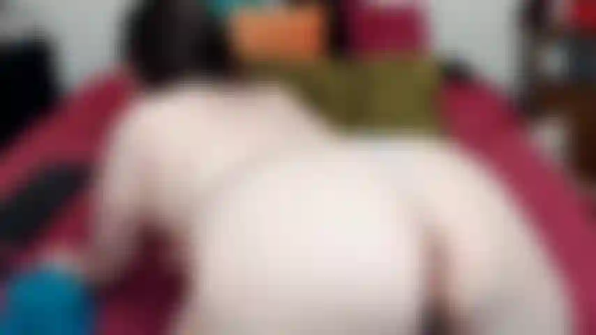 Langsames oben-ohne-twerking