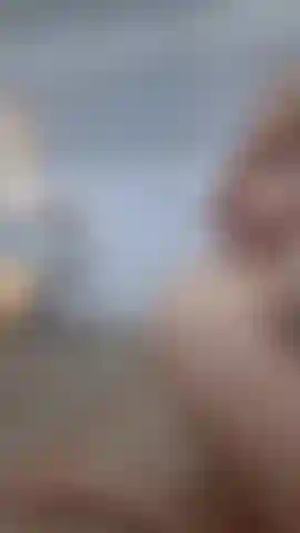 Ich weiß, dass ich dich verrückt mache schau mir in die augen und sag mir, dass du dieser mischung aus zärtlichkeit und reinem verlangen widerstehen kannst...